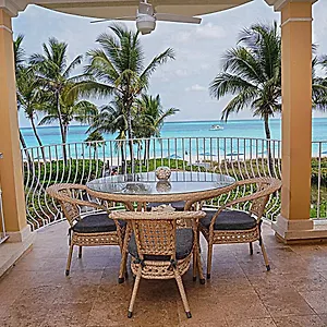 Aparthotel Renaissance Unit 205, Grace Bay